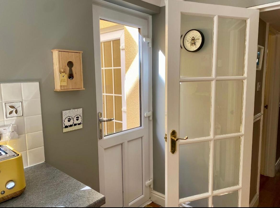 Honey Cottage Tenby Ngoại thất bức ảnh
